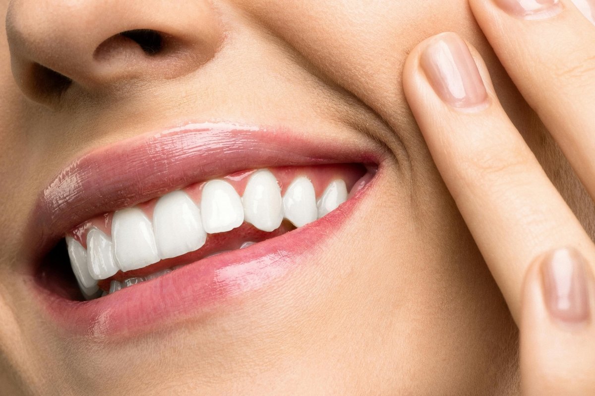 How to Choose the Best Toothpaste for White Teeth in India - Bristlo Care